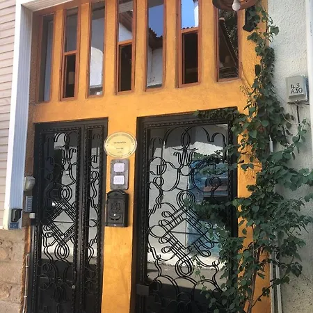 Kaleici Uygun Fiyat Mutfakli Appartement *