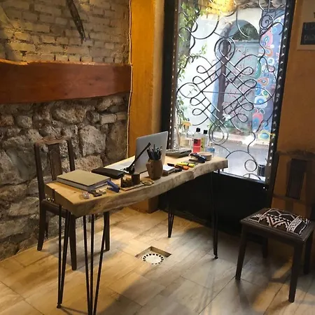 Kaleici Uygun Fiyat Mutfakli Apartment